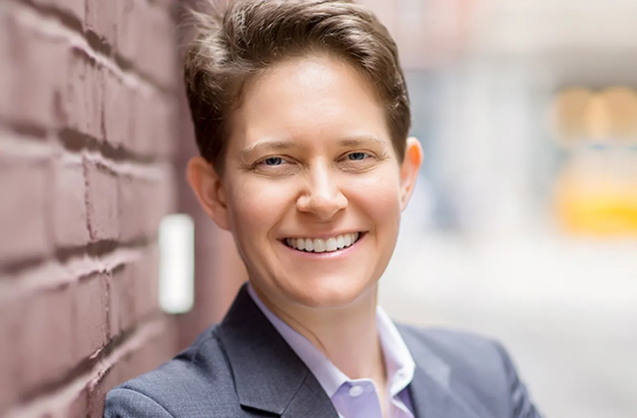 Headshot of Dorie Clark ’97