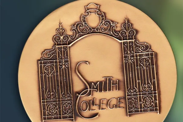 An image of the Smith College medal